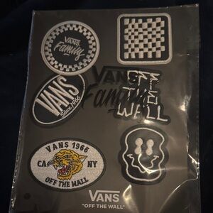 "Off The Wall"Style UpgradeBrandNew Vans Family Exclusive Embroidered Patch Set